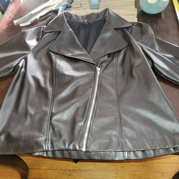 Womans jacket - Picture 3 of 8